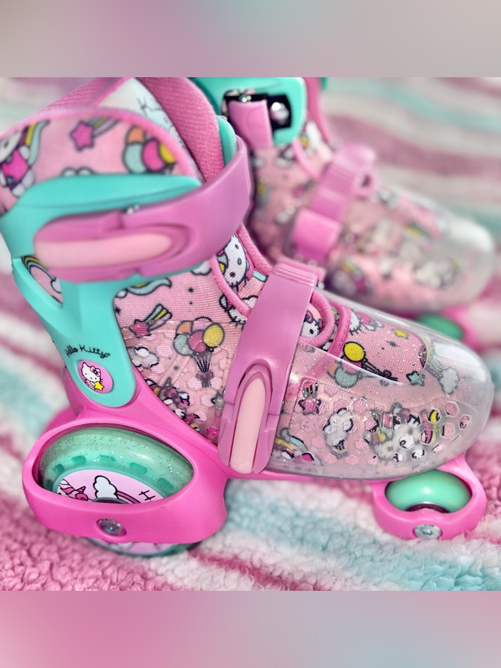 🎀 Hello Kitty 🎀 Pink & Teal Kids Adjustable Roller Skates - Picture 2 of 14